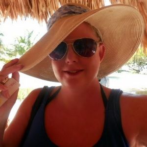 Meet your Posher, Christine